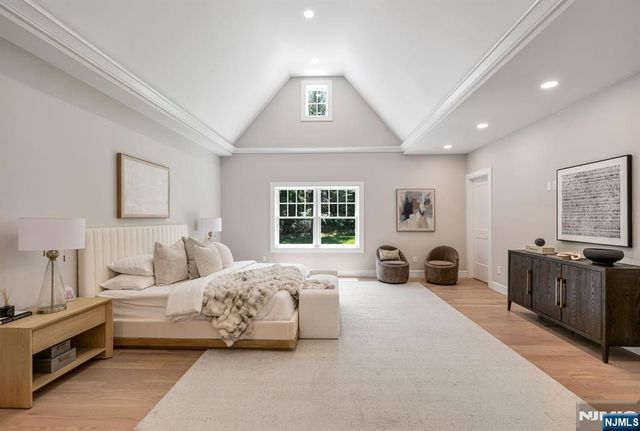520 Clinton Avenue, Wyckoff, NJ 07481