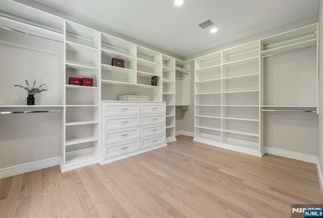 520 Clinton Avenue, Wyckoff, NJ 07481
