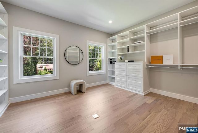520 Clinton Avenue, Wyckoff, NJ 07481