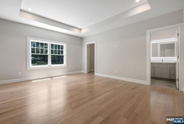 520 Clinton Avenue, Wyckoff, NJ 07481