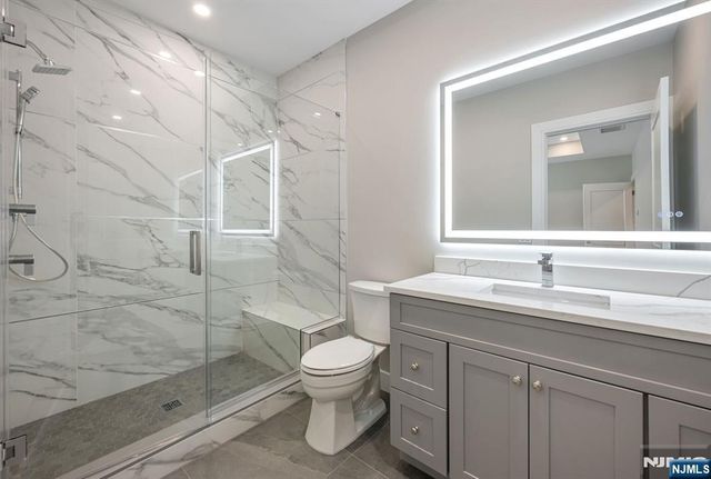 520 Clinton Avenue, Wyckoff, NJ 07481