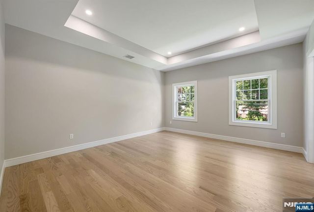 520 Clinton Avenue, Wyckoff, NJ 07481