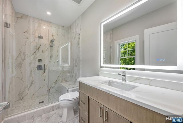 520 Clinton Avenue, Wyckoff, NJ 07481