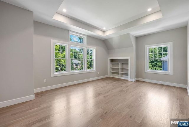 520 Clinton Avenue, Wyckoff, NJ 07481