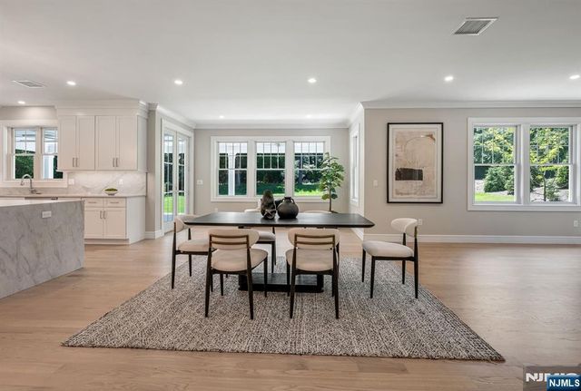 520 Clinton Avenue, Wyckoff, NJ 07481