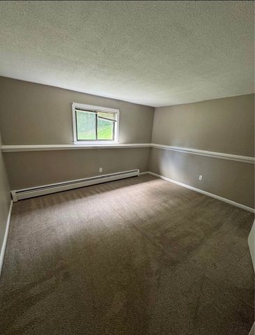 655 W. Lowell 7, Haverhill, MA 01832