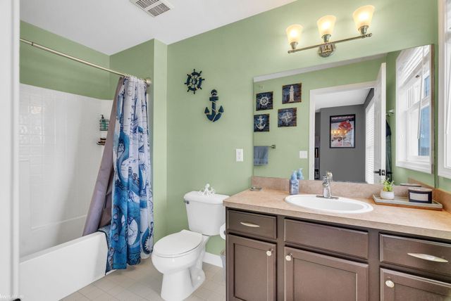 198 Amys Walk Street, Auburn Hills, MI 48326