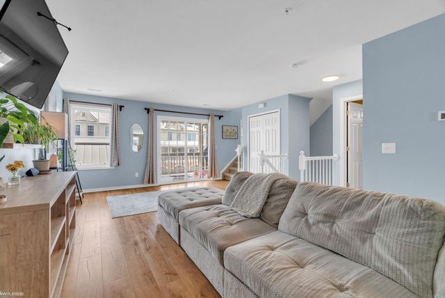 198 Amys Walk Street, Auburn Hills, MI 48326