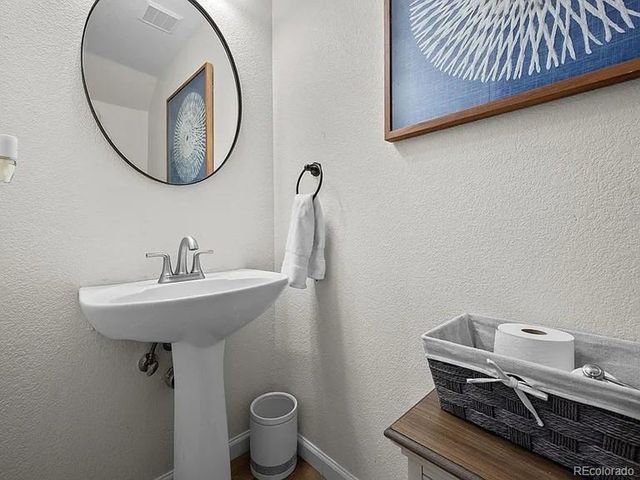 7925 S Kittredge St, Englewood, CO 80112