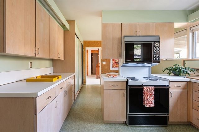 24 Barberry Rd, Lexington, MA 02421