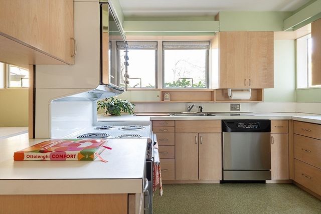 24 Barberry Rd, Lexington, MA 02421