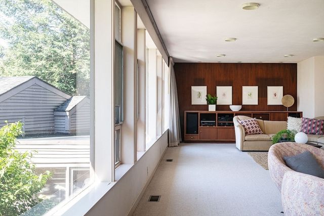 24 Barberry Rd, Lexington, MA 02421