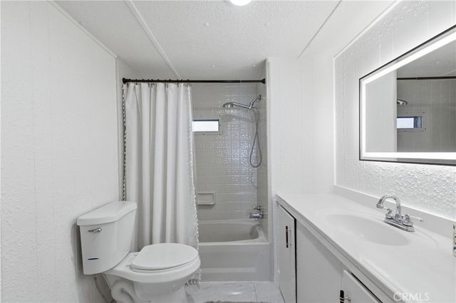 5000 Pierce Road 5, Bakersfield, CA 93308