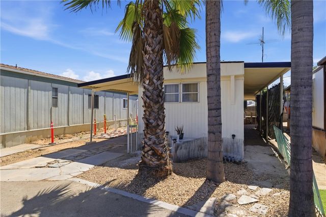 5000 Pierce Road 5, Bakersfield, CA 93308