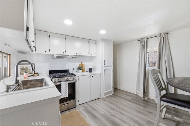 5000 Pierce Road 5, Bakersfield, CA 93308