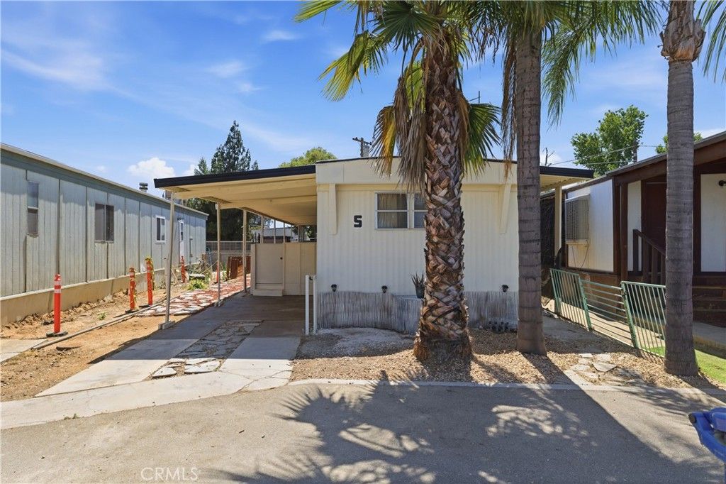 5000 Pierce Road 5, Bakersfield, CA 93308