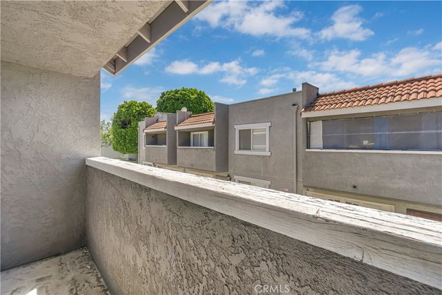 745 Claraday 6, Glendora, CA 91740