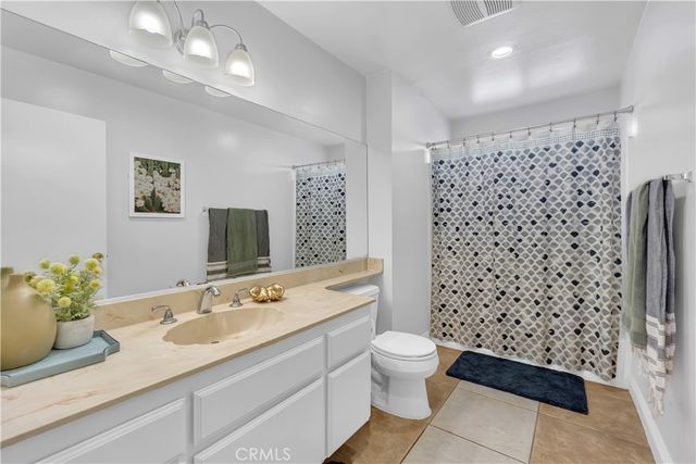 745 Claraday 6, Glendora, CA 91740