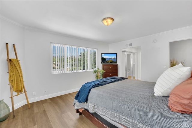 745 Claraday 6, Glendora, CA 91740