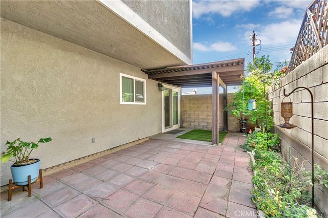 745 Claraday 6, Glendora, CA 91740
