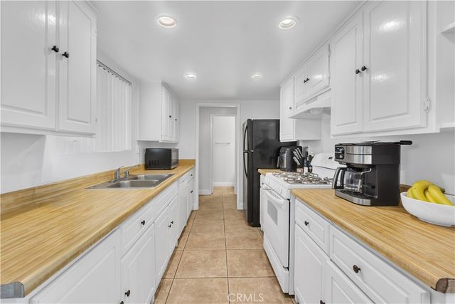 745 Claraday 6, Glendora, CA 91740