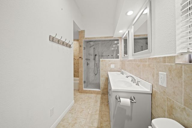 3212 Acorn Circle, Dickinson, TX 77539