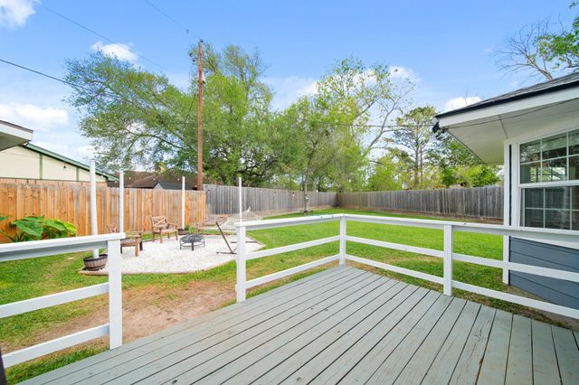 3212 Acorn Circle, Dickinson, TX 77539