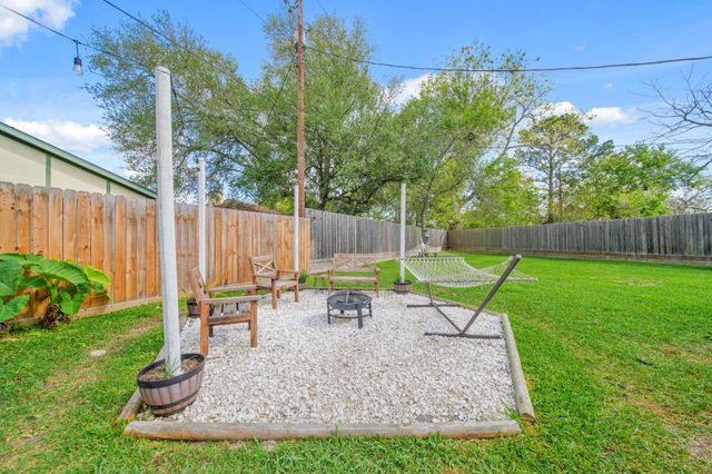 3212 Acorn Circle, Dickinson, TX 77539