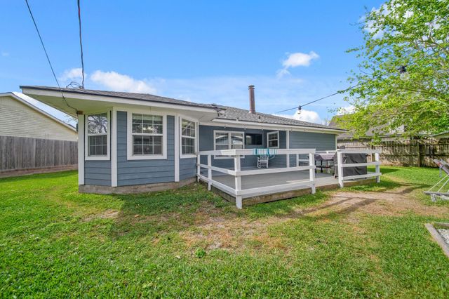 3212 Acorn Circle, Dickinson, TX 77539