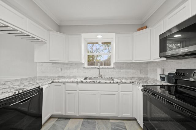 3212 Acorn Circle, Dickinson, TX 77539