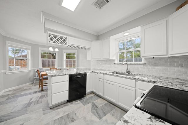 3212 Acorn Circle, Dickinson, TX 77539