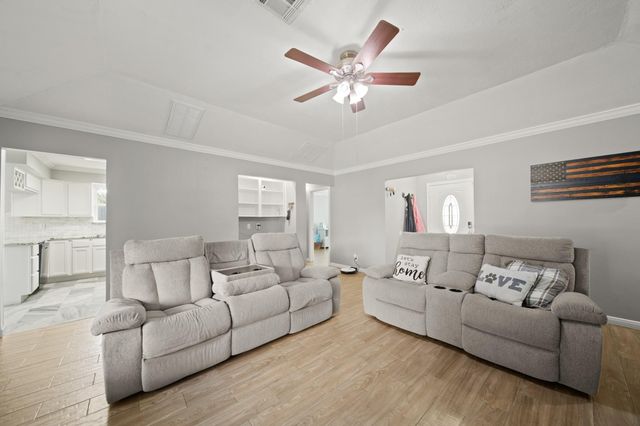 3212 Acorn Circle, Dickinson, TX 77539