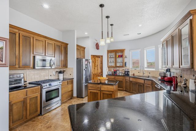 2940 Chayote Road NE, Rio Rancho, NM 87144
