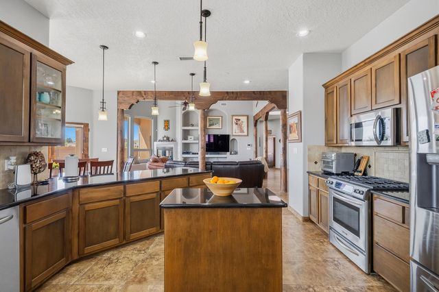 2940 Chayote Road NE, Rio Rancho, NM 87144