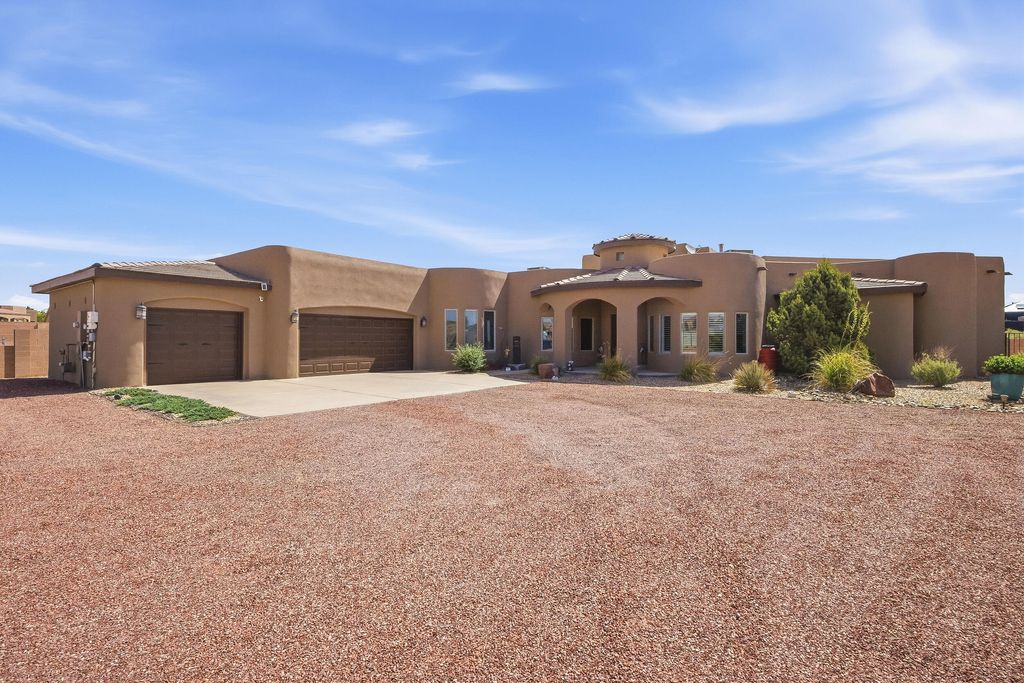 2940 Chayote Road NE, Rio Rancho, NM 87144