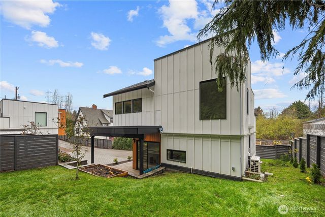 9692 51st Avenue S, Seattle, WA 98118