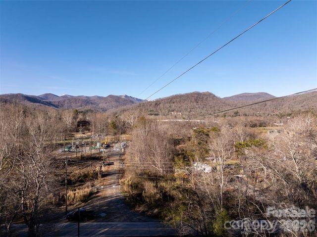 477 Rowland Road, Swannanoa, NC 28778