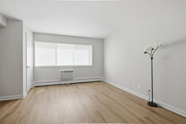 750 Dempster Street CG4, Mount Prospect, IL 60056