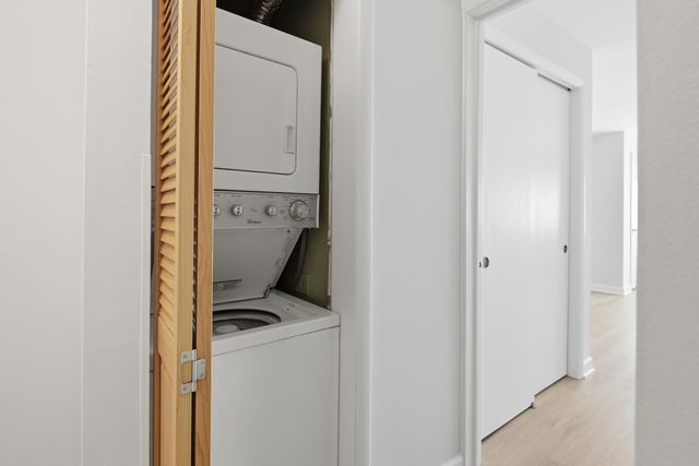 750 Dempster Street CG4, Mount Prospect, IL 60056