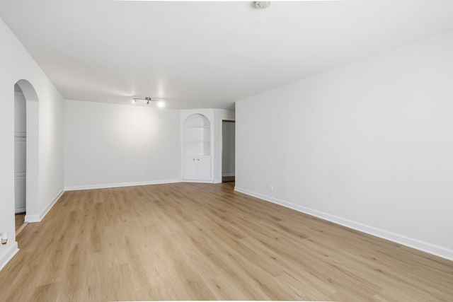 750 Dempster Street CG4, Mount Prospect, IL 60056