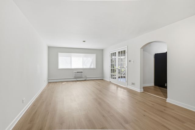 750 Dempster Street CG4, Mount Prospect, IL 60056