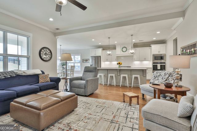 153 N Cove Drive, Newnan, GA 30263