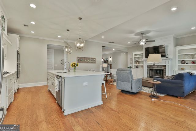 153 N Cove Drive, Newnan, GA 30263