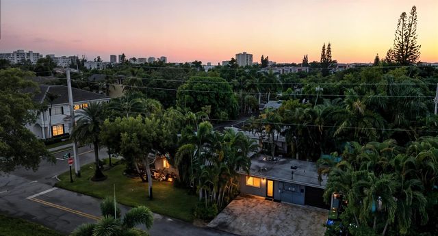1145 NE 17th Way 1-2, Fort Lauderdale, FL 33304