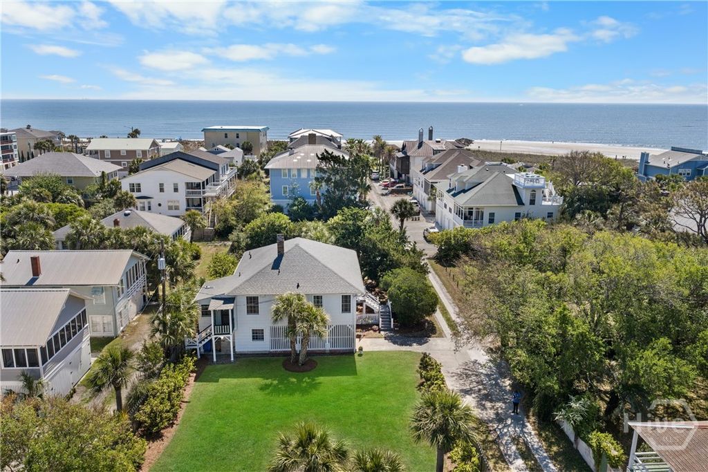 Image 3 of property listing at 14 18th Place, Tybee Island, GA 31328