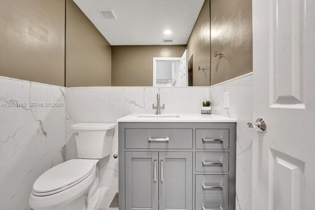 1063 Cedar Falls Dr 1063, Weston, FL 33327