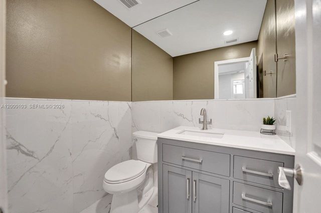 1063 Cedar Falls Dr 1063, Weston, FL 33327