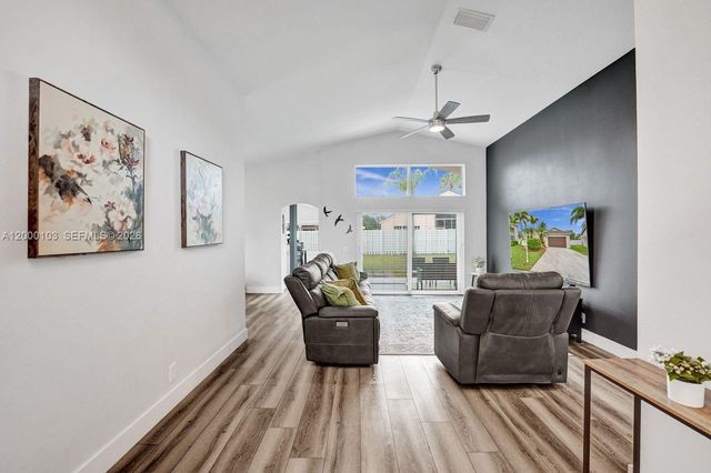 1063 Cedar Falls Dr 1063, Weston, FL 33327