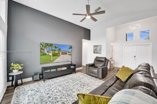 1063 Cedar Falls Dr 1063, Weston, FL 33327