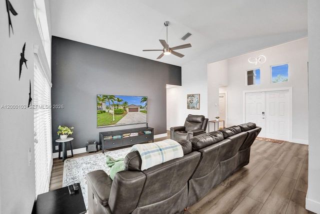 1063 Cedar Falls Dr 1063, Weston, FL 33327